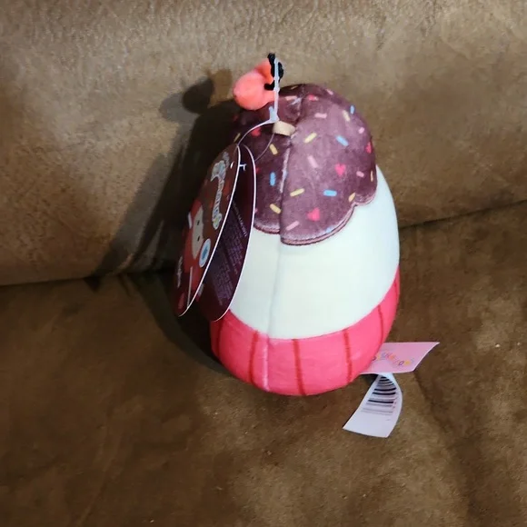 NWT 5” Elpha the Cupcake Squishmallow FTM Ltd Edition - Picture 5 of 7